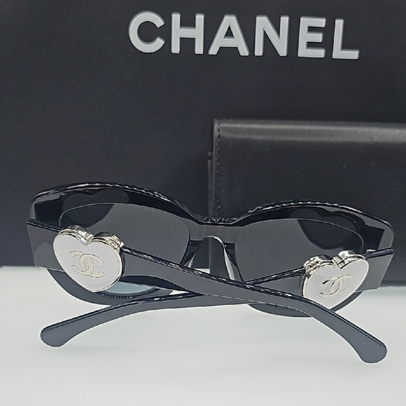 CHANEL Black Sunglasses with Heart Decor - Picture 14 of 15